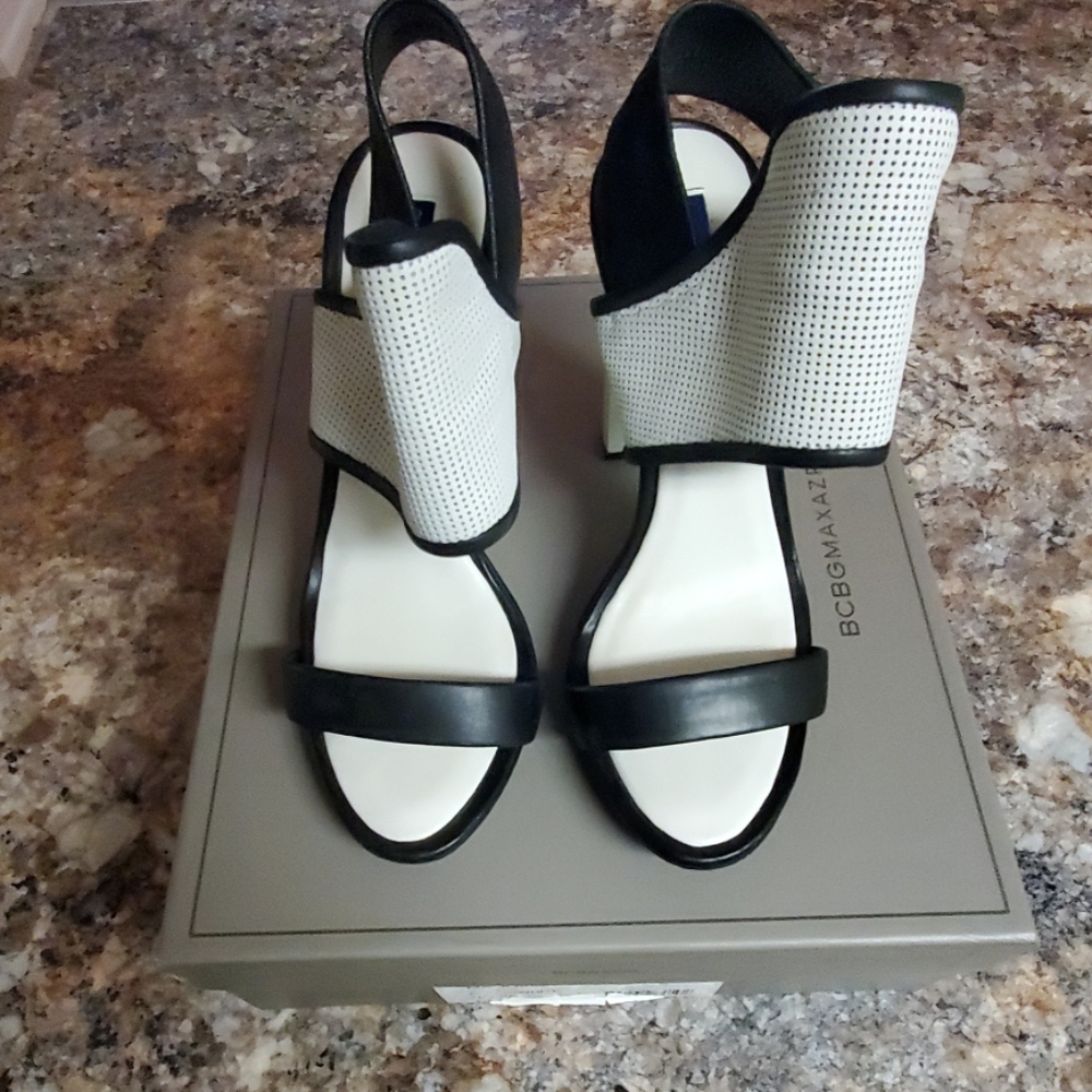 BCBGMaxazria Womens Sandals MA-Jovian Size  6M